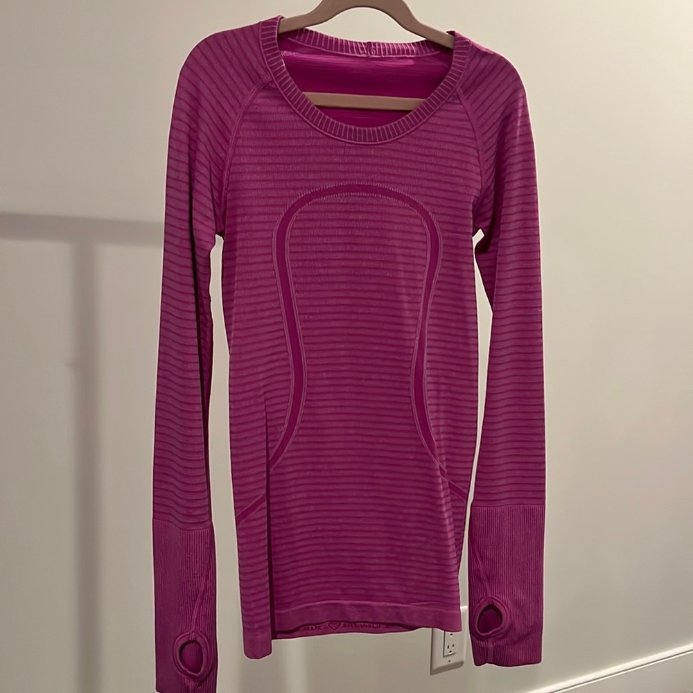Lululemon Swiftly Tech Long Sleeve shirt